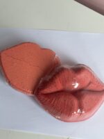 PRAAK-Red lips vannipall