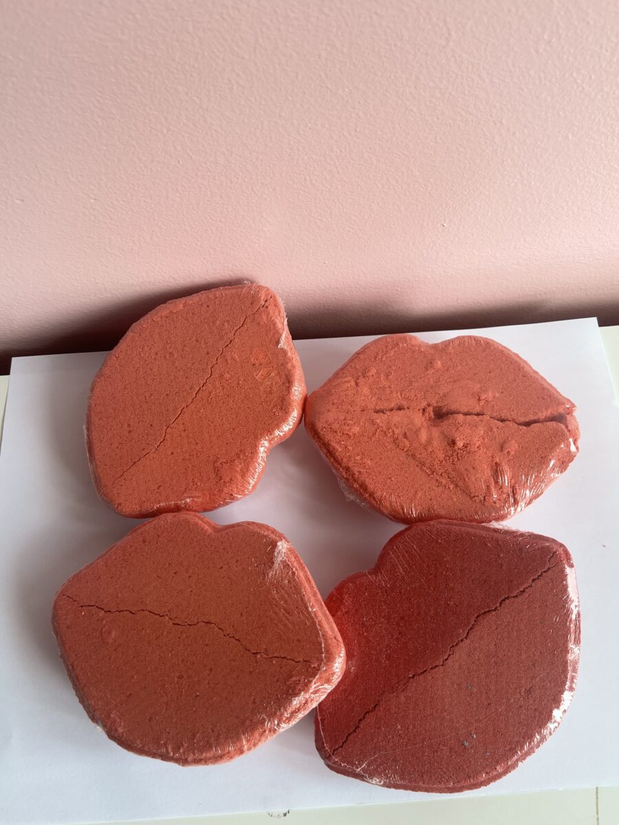 IMG_7090 PRAAK-Red lips vannipall - Image 2